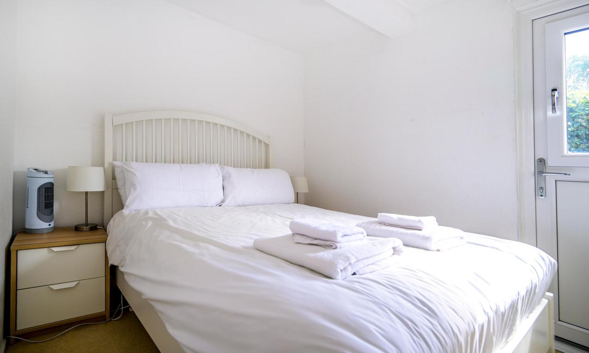 Escape To A Clifftop Chalet With Pool And Tennis Onsite - 1A Kingsdown Holiday Park Exteriér fotografie