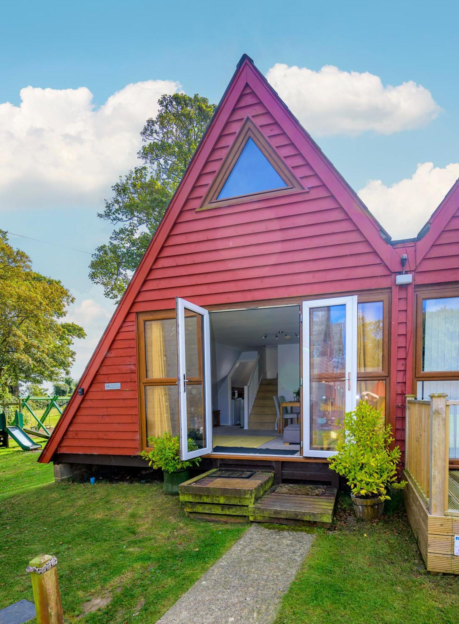 Escape To A Clifftop Chalet With Pool And Tennis Onsite - 1A Kingsdown Holiday Park Exteriér fotografie